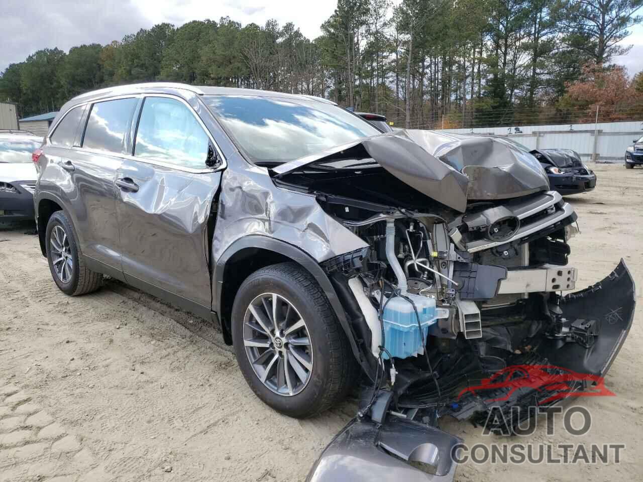 TOYOTA HIGHLANDER 2019 - 5TDJZRFH2KS613491
