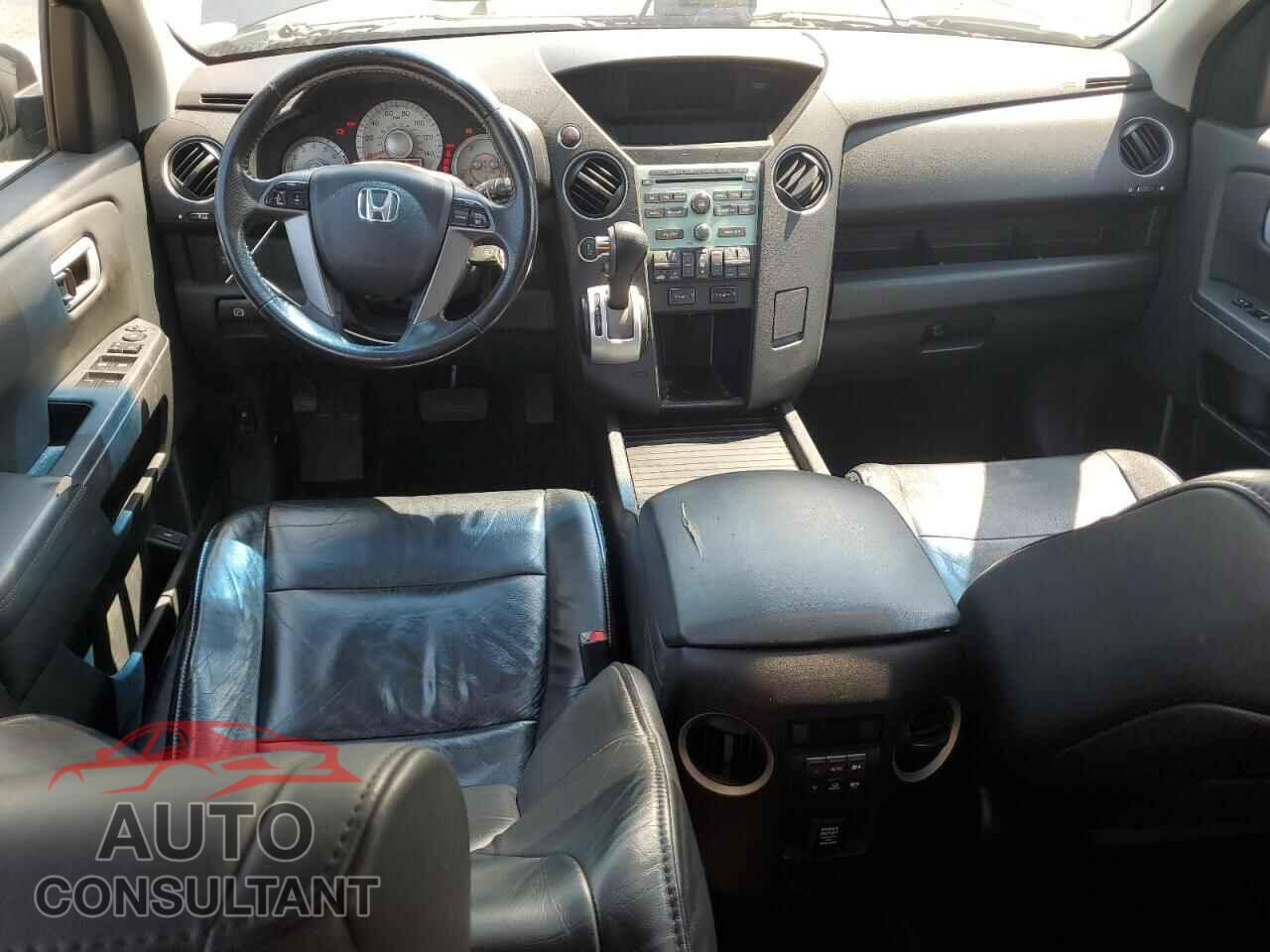 HONDA PILOT 2011 - 5FNYF4H50BB056503