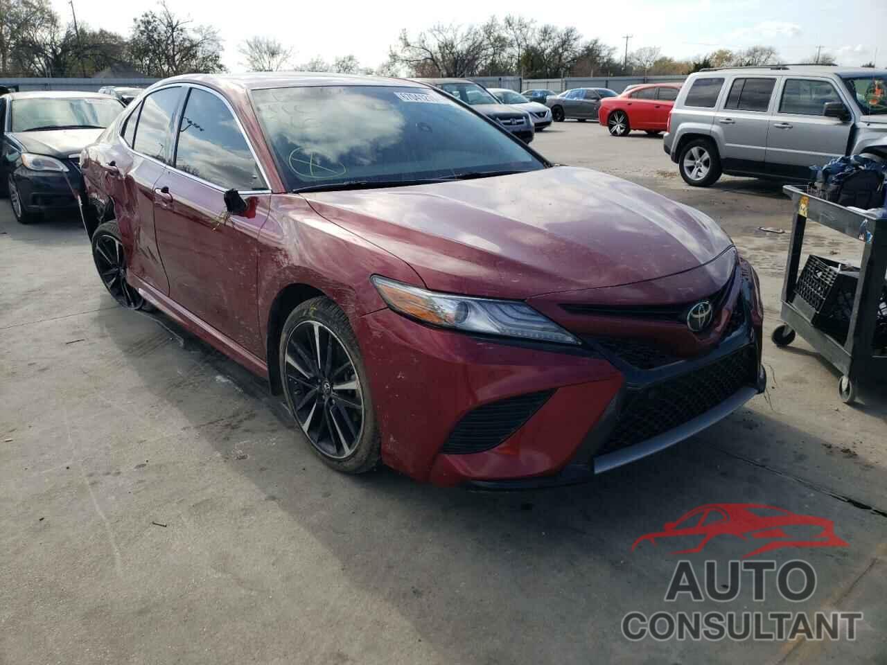 TOYOTA CAMRY 2018 - 4T1B61HK6JU658589