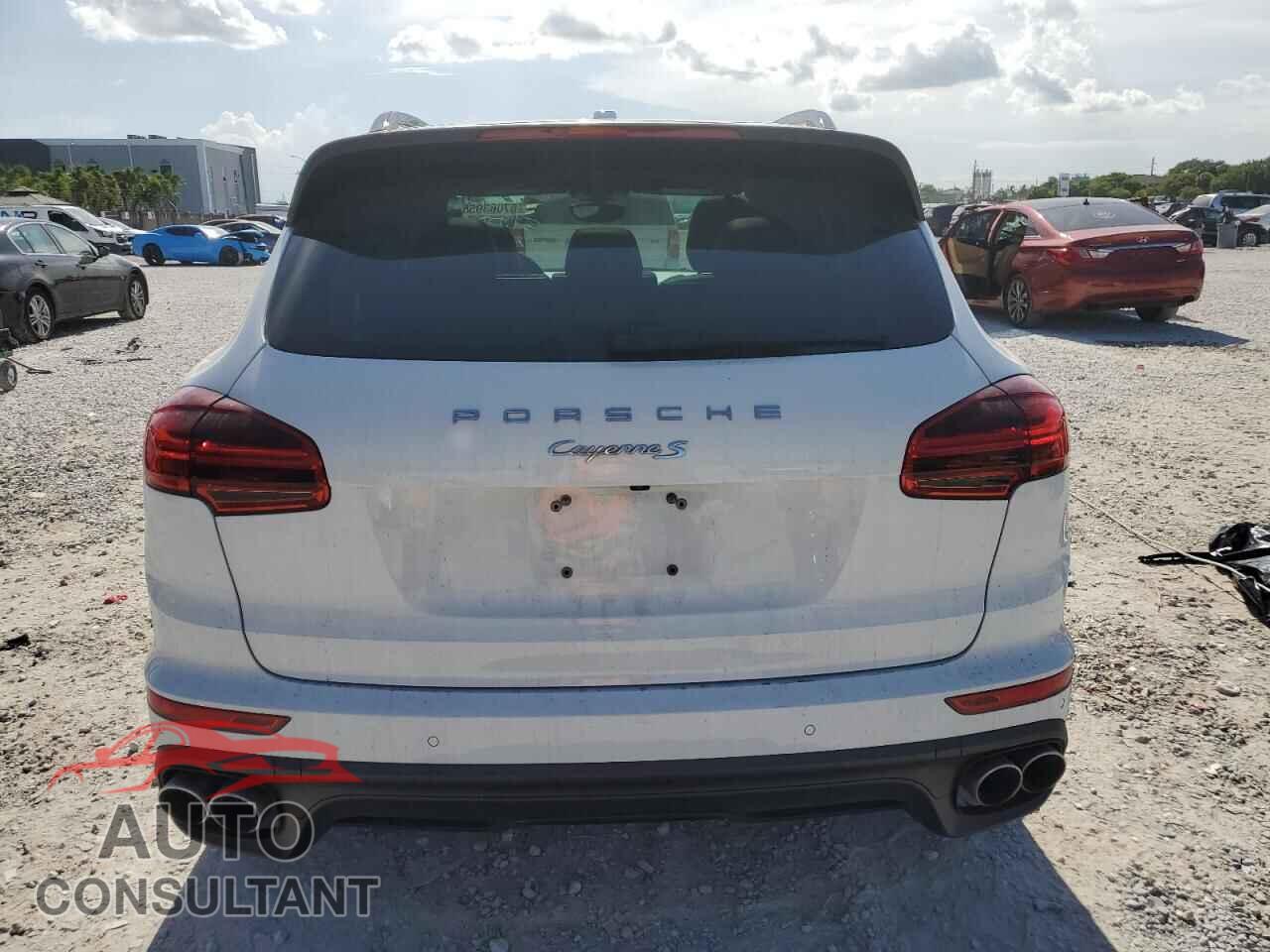 PORSCHE CAYENNE 2017 - WP1AB2A28HLA51524
