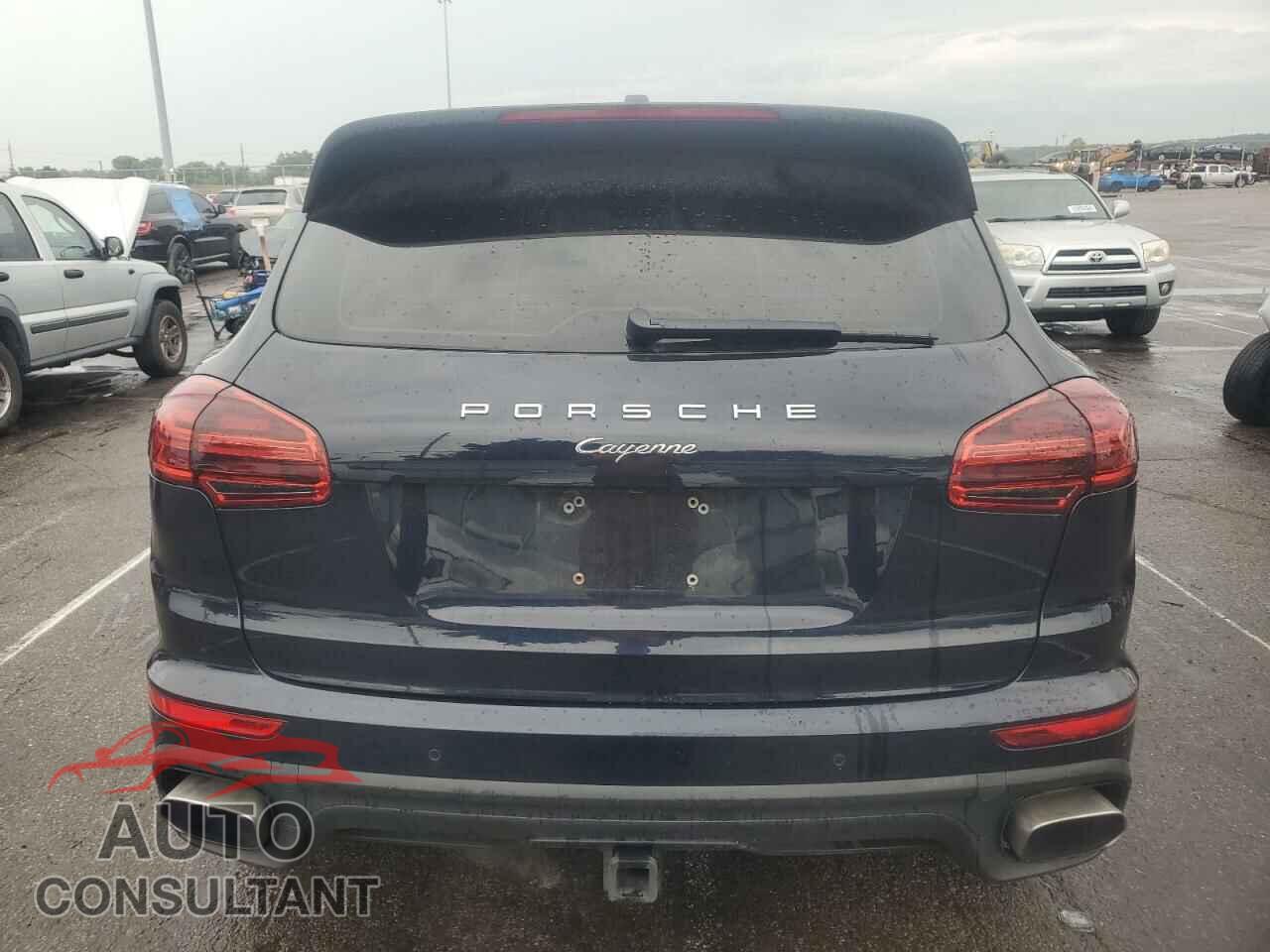 PORSCHE CAYENNE 2016 - WP1AA2A28GKA37128