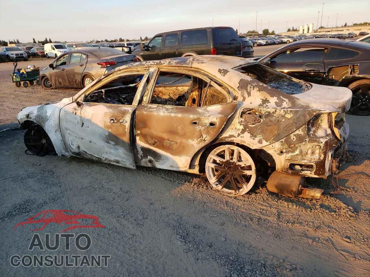 LEXUS IS 2014 - JTHBE1D28E5013437