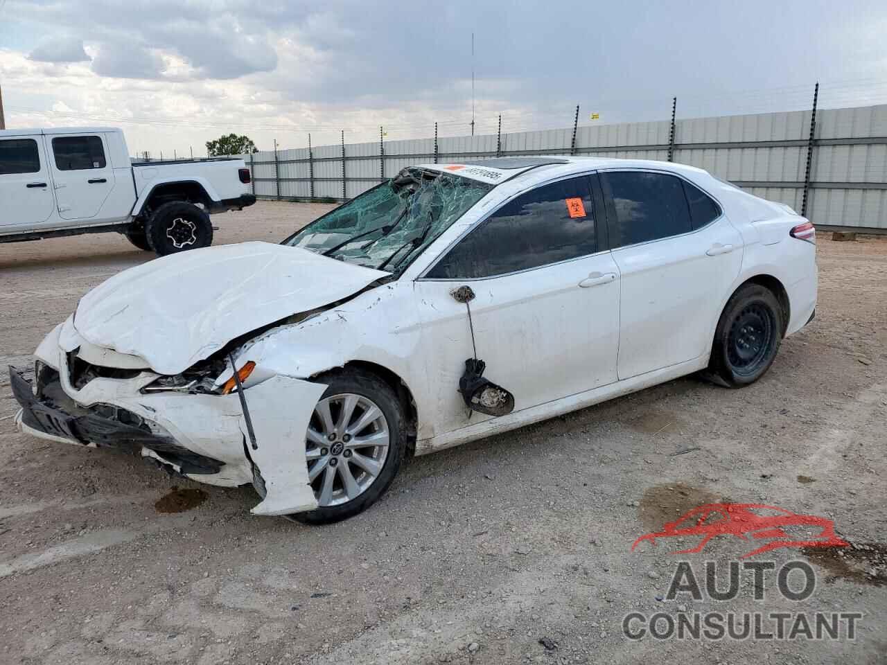 TOYOTA CAMRY 2018 - 4T1B11HK2JU538495
