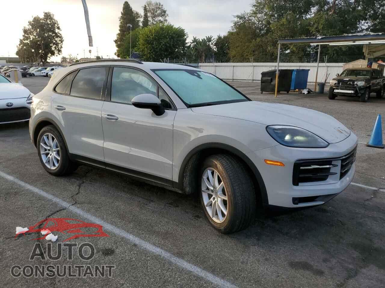 PORSCHE CAYENNE 2024 - WP1AA2AY4RDA10228