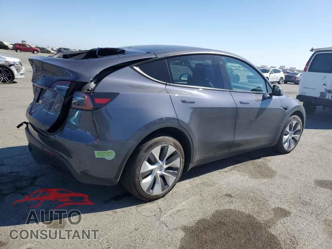 TESLA MODEL Y 2023 - 7SAYGDEE8PF607773
