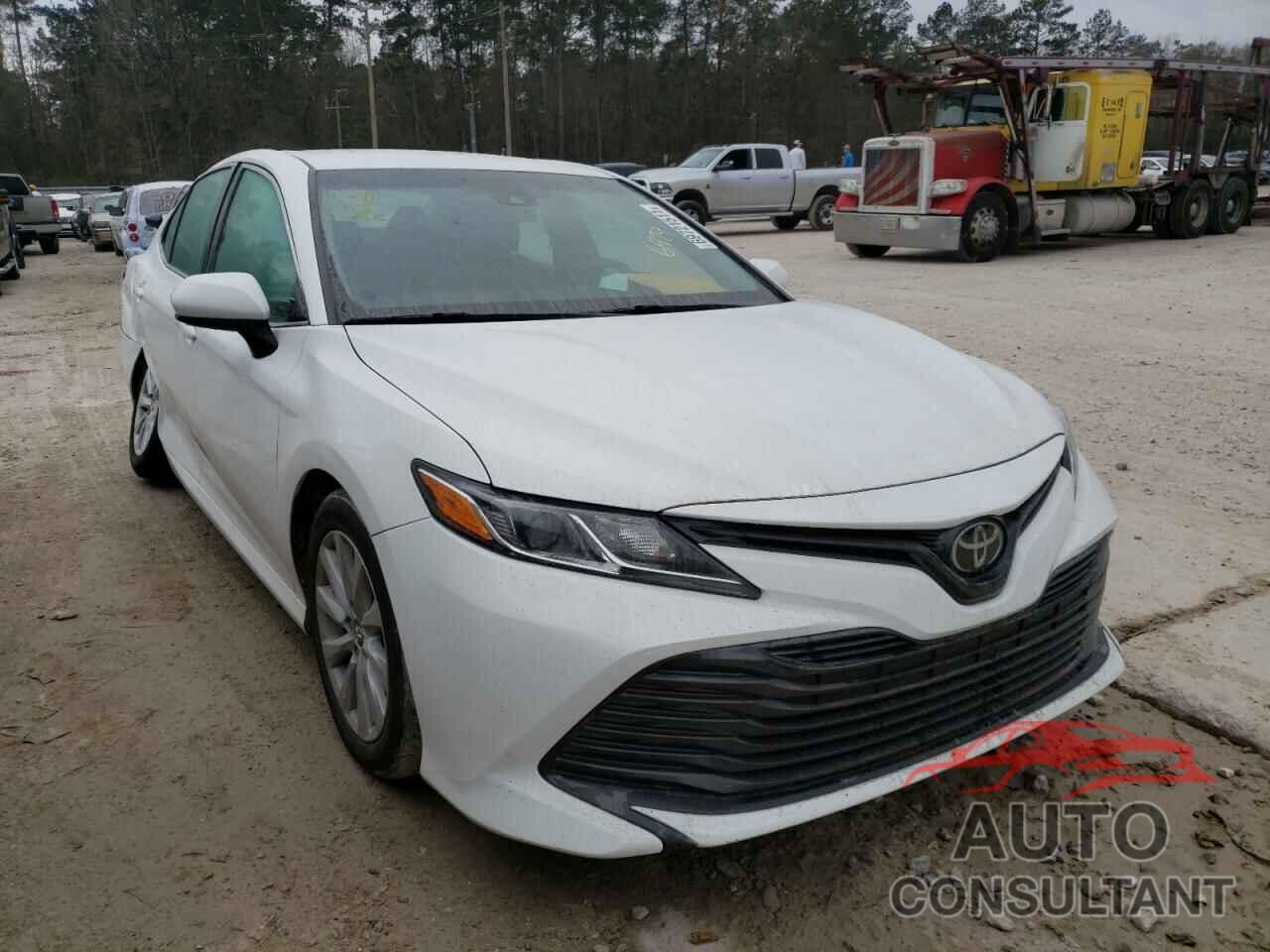 TOYOTA CAMRY 2018 - 4T1B11HK8JU105277