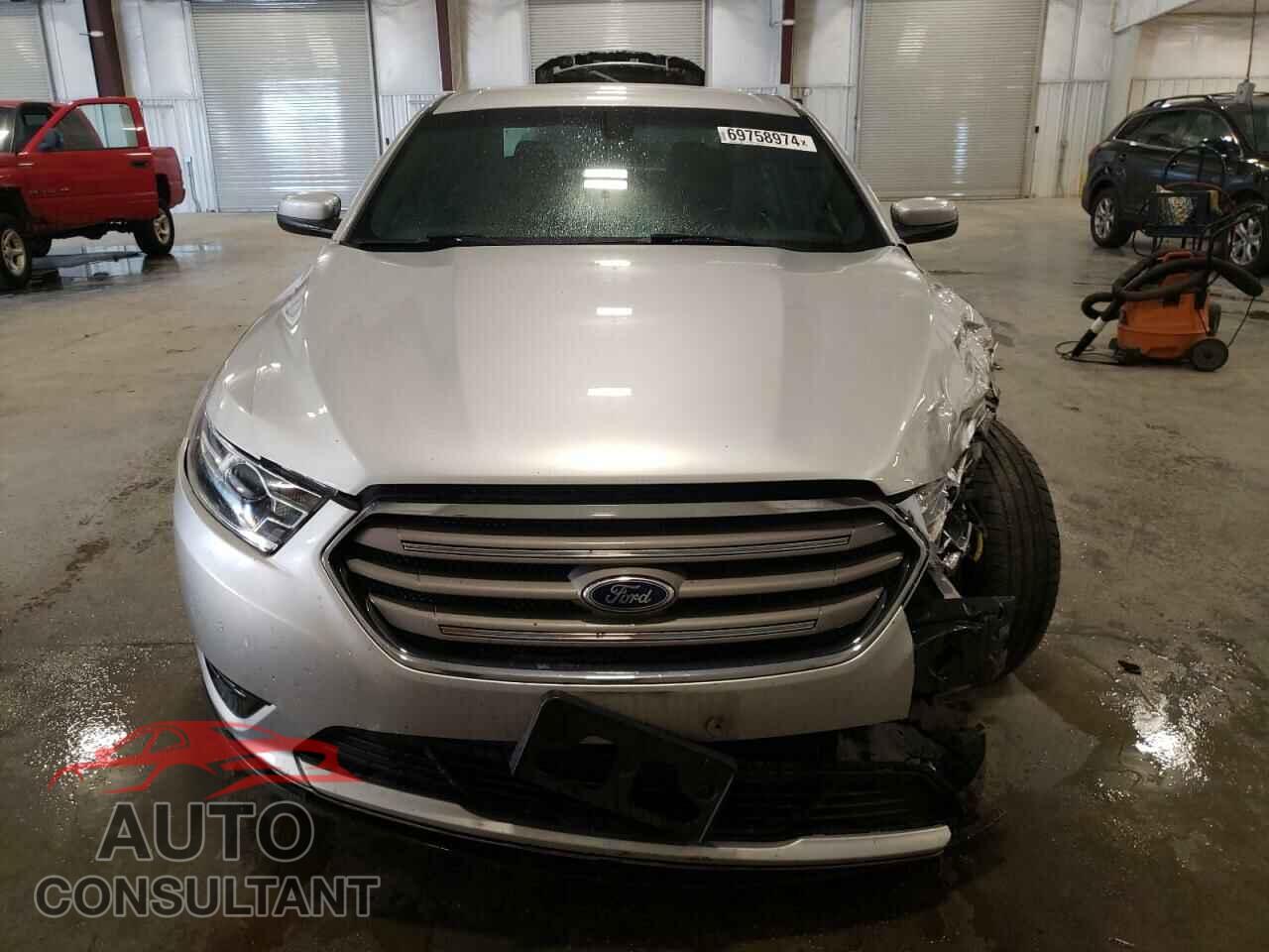 FORD TAURUS 2016 - 1FAHP2E82GG102187