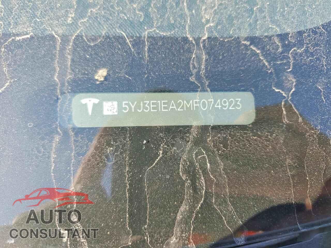 TESLA MODEL 3 2021 - 5YJ3E1EA2MF074923