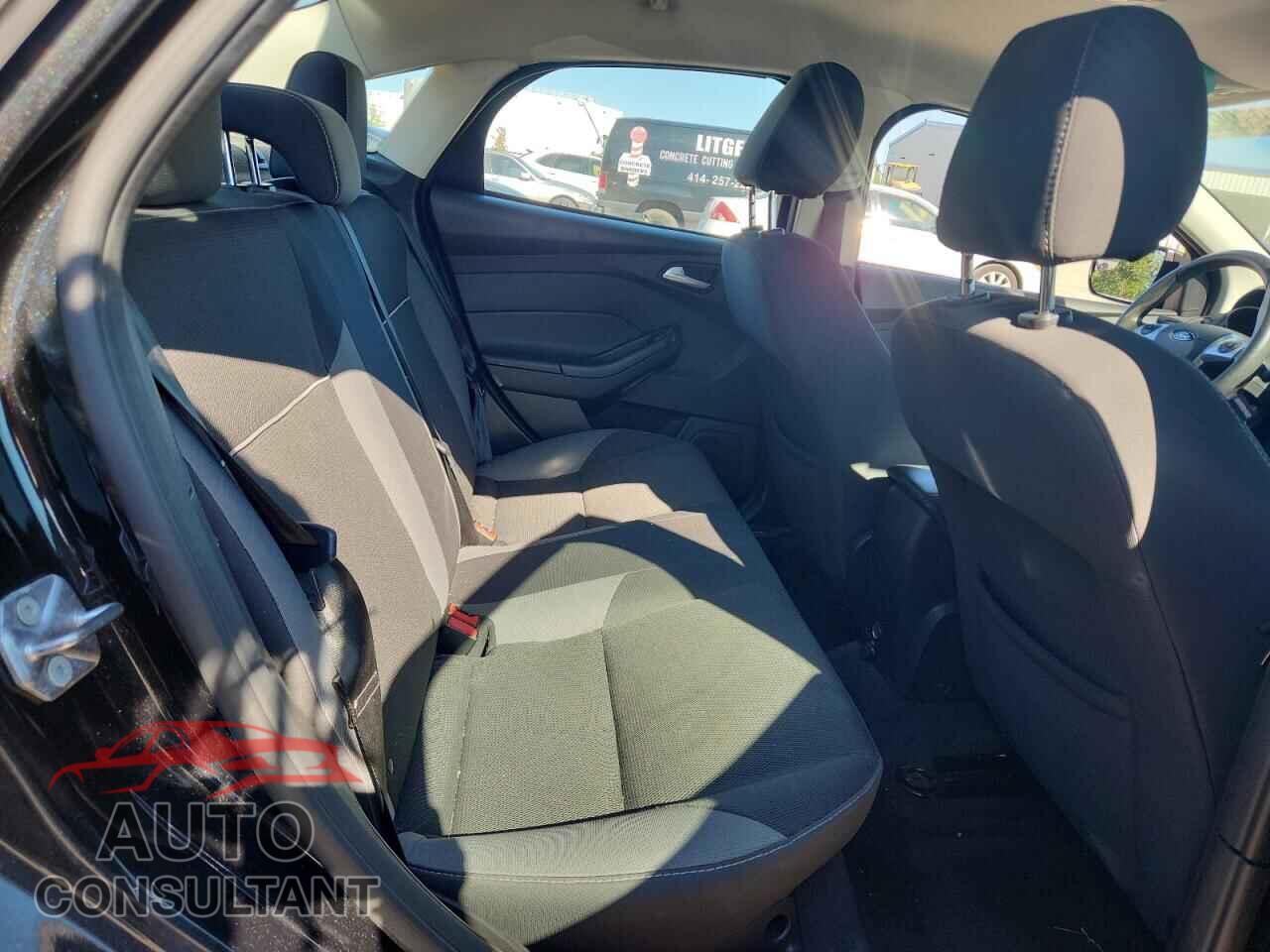 FORD FOCUS 2014 - 1FADP3F29EL285851