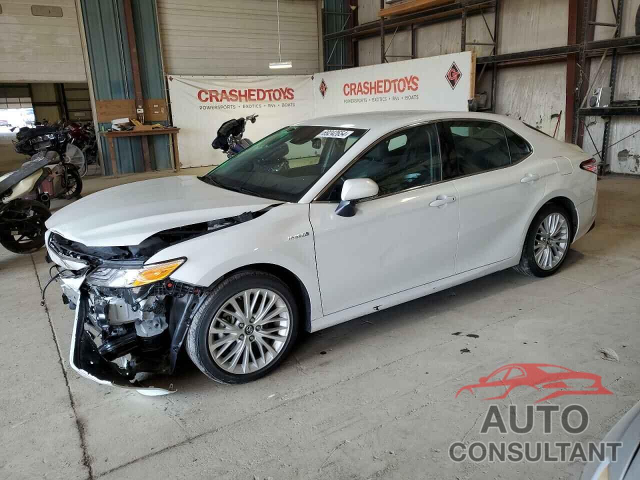 TOYOTA CAMRY 2018 - 4T1B21HK4JU006985