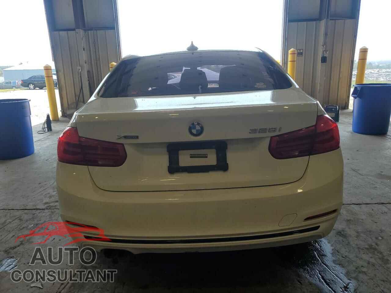 BMW 3 SERIES 2016 - WBA8E3G50GNU05034
