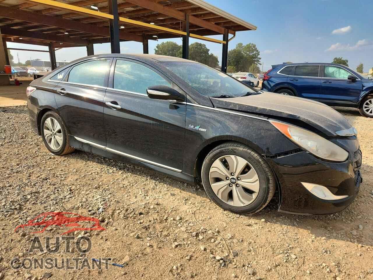 HYUNDAI SONATA 2013 - KMHEC4A41DA093242