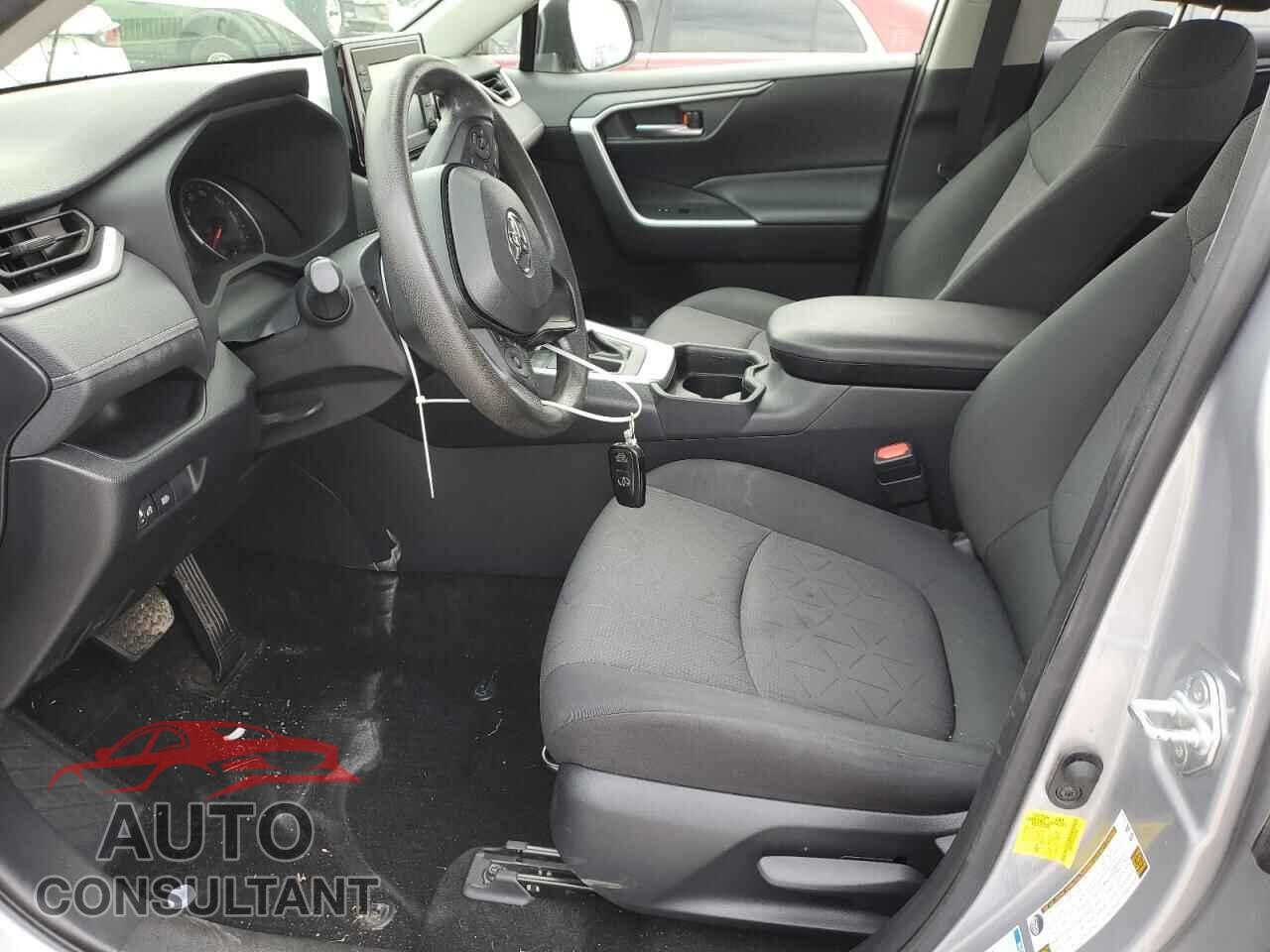 TOYOTA RAV4 2019 - JTMP1RFV2KD524149