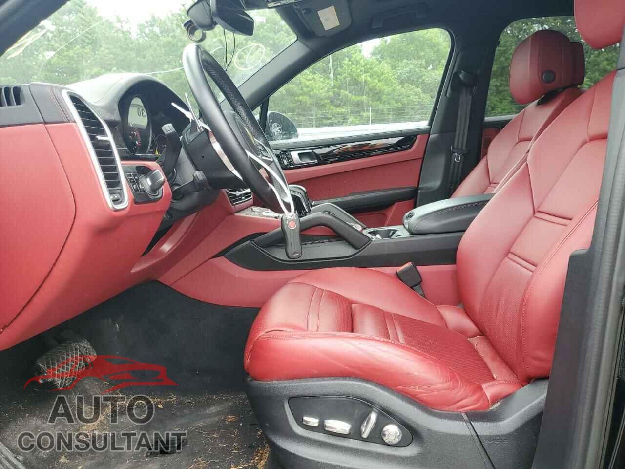 PORSCHE CAYENNE 2020 - WP1AA2AY2LDA06475
