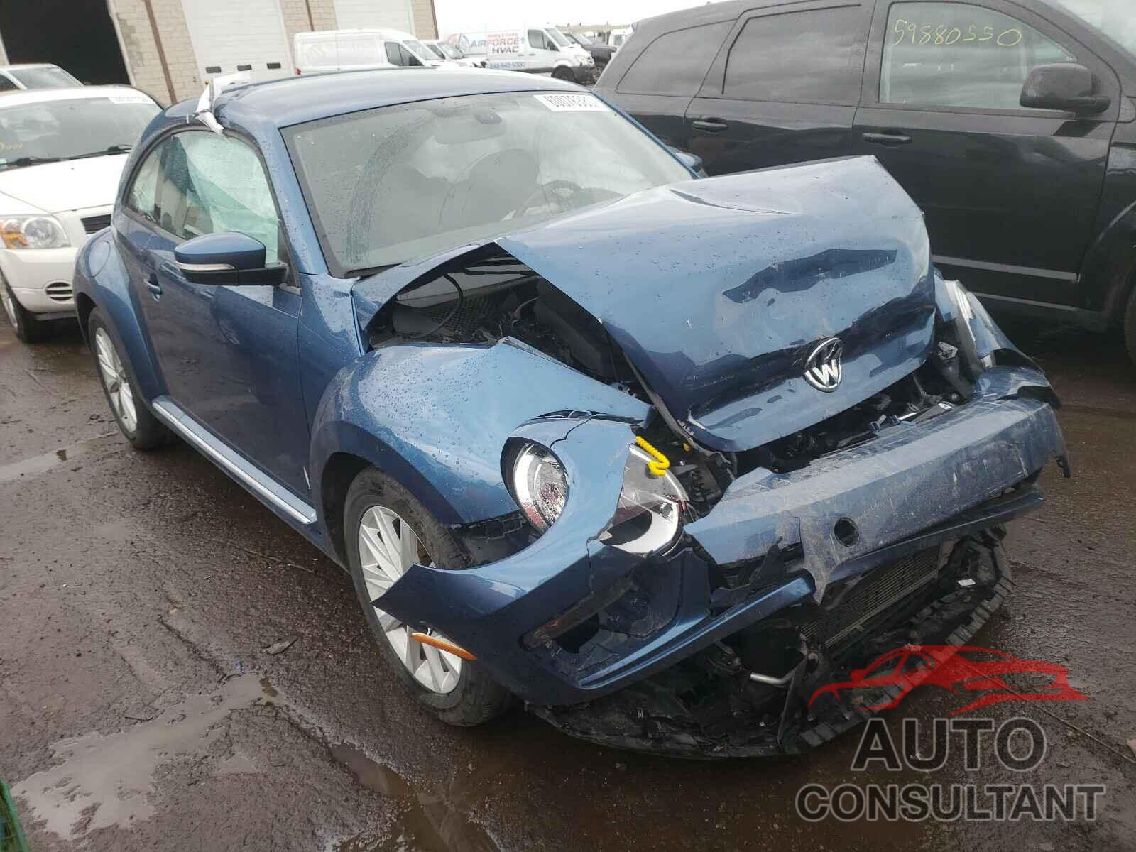 VOLKSWAGEN BEETLE 2018 - 3VWFD7AT2JM706107