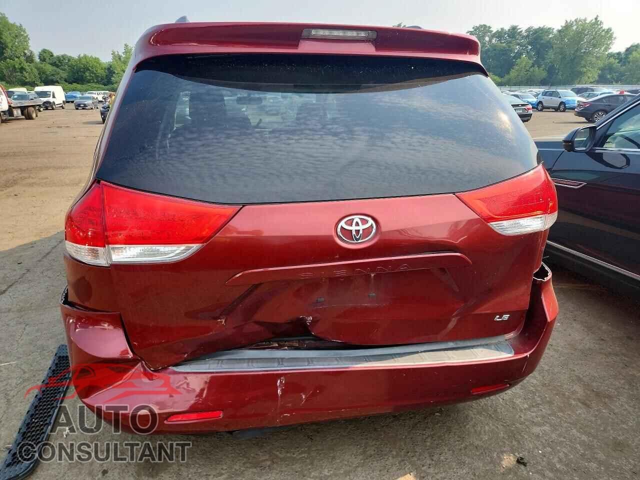 TOYOTA SIENNA 2011 - 5TDKK3DC5BS099391