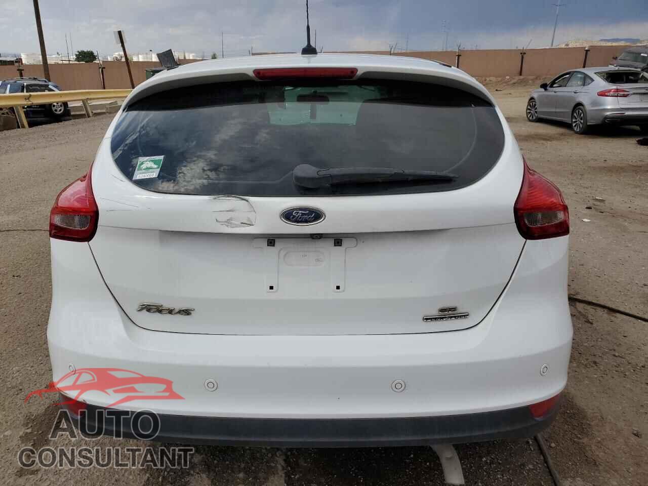 FORD FOCUS 2016 - 1FADP3K23GL258265