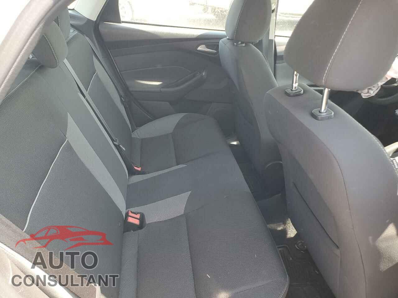 FORD FOCUS 2014 - 1FADP3F25EL419075