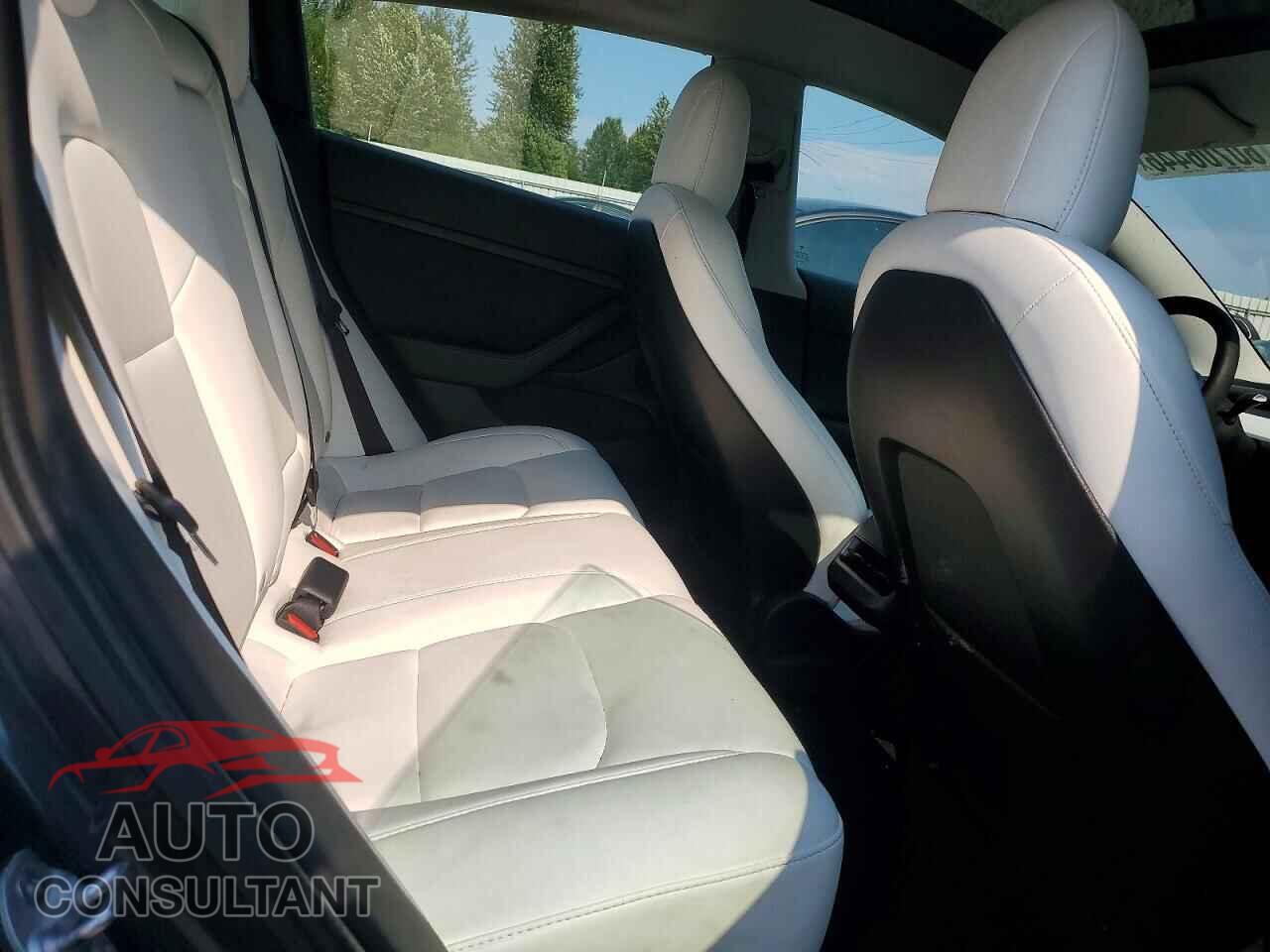 TESLA MODEL 3 2021 - 5YJ3E1EB5MF051077