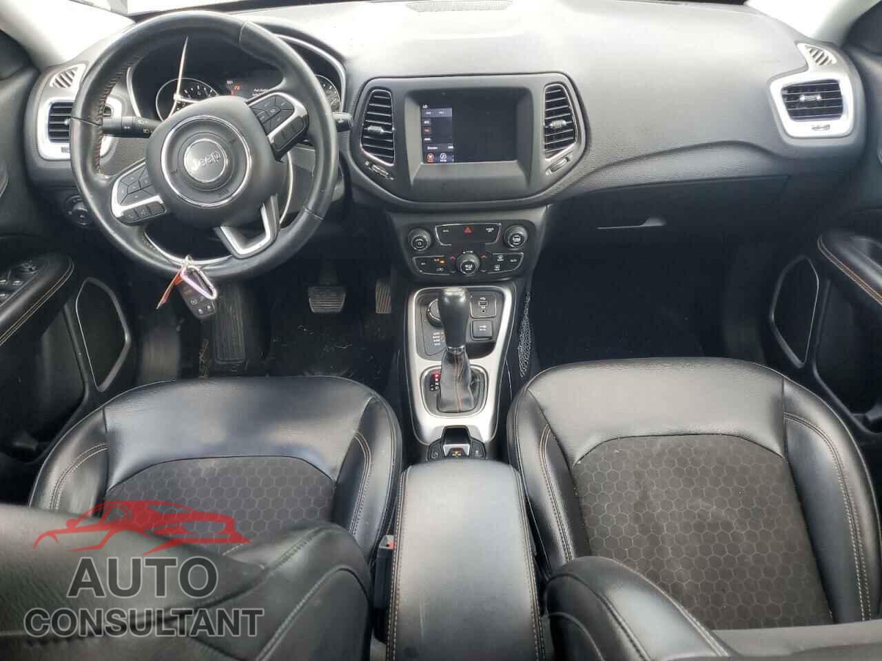 JEEP COMPASS 2018 - 3C4NJDBB2JT153220