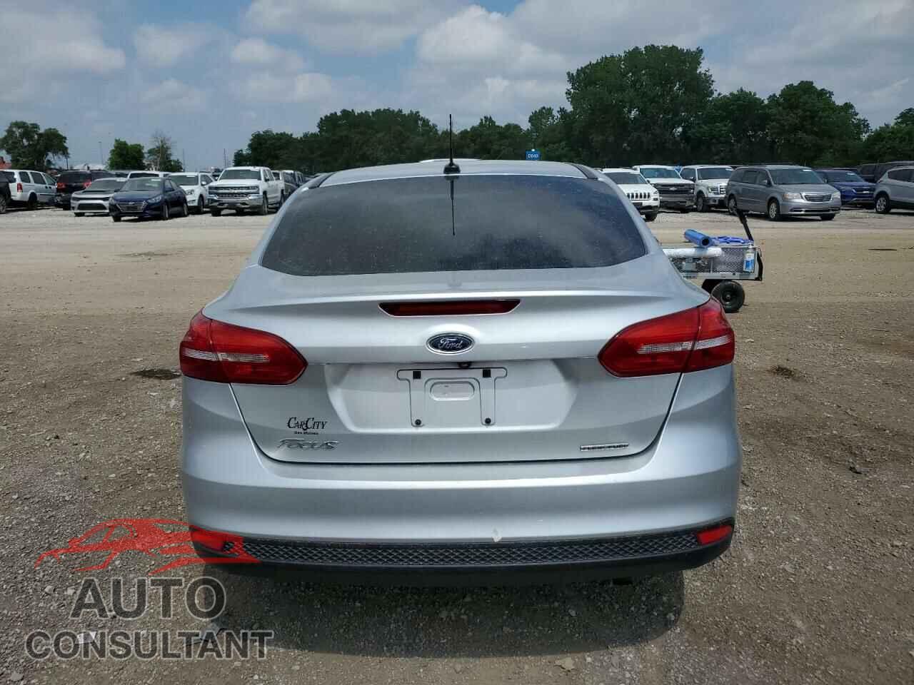 FORD FOCUS 2015 - 1FADP3E20FL308355