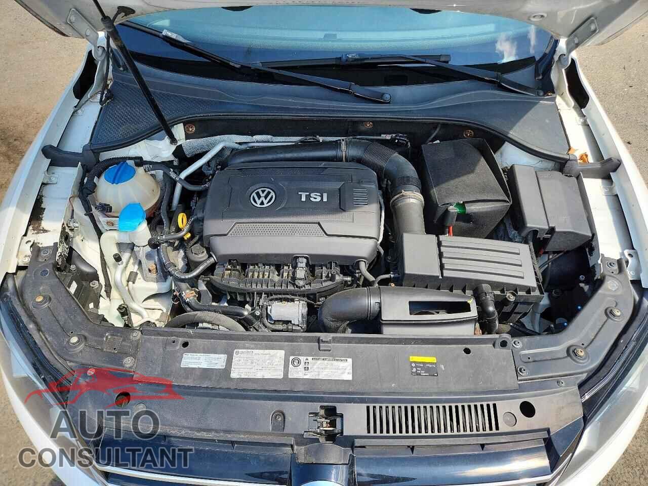 VOLKSWAGEN PASSAT 2015 - 1VWAT7A36FC017189