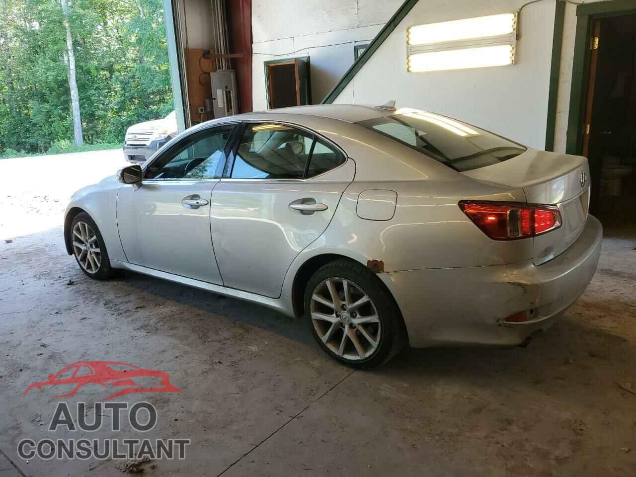LEXUS IS 2011 - JTHCF5C26B5050055