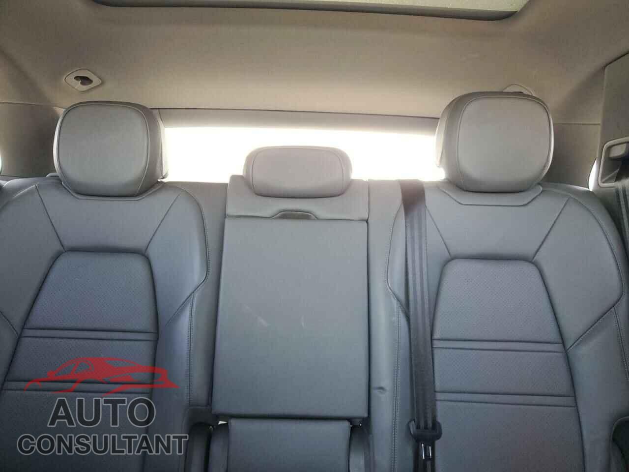 PORSCHE CAYENNE 2019 - WP1AA2AY3KDA10453