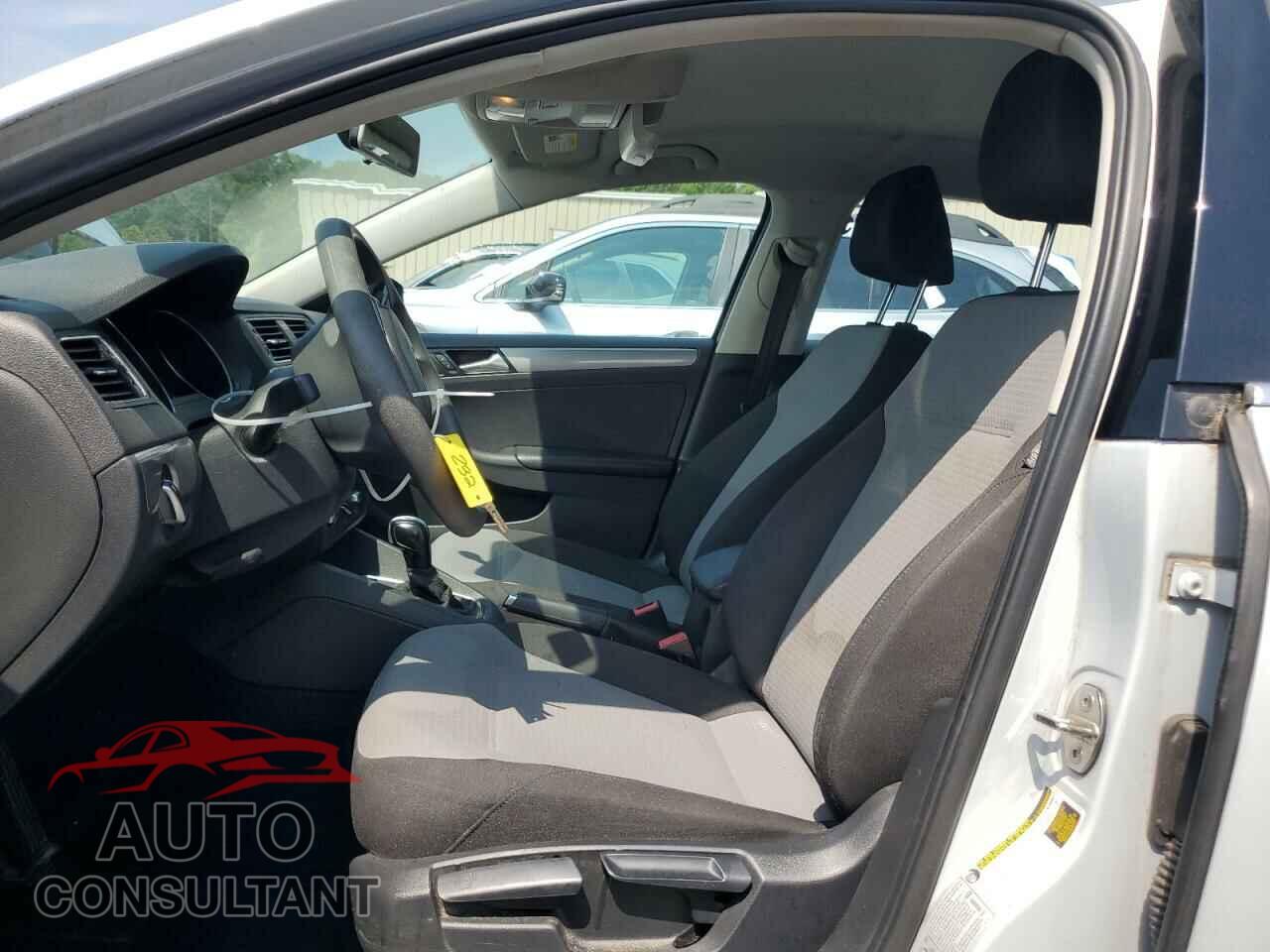 VOLKSWAGEN JETTA 2017 - 3VW2B7AJ0HM329466