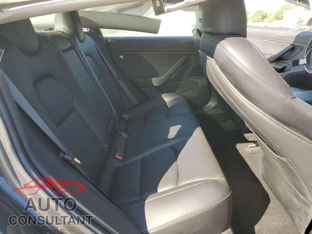 TESLA MODEL 3 2018 - 5YJ3E1EA8JF021672