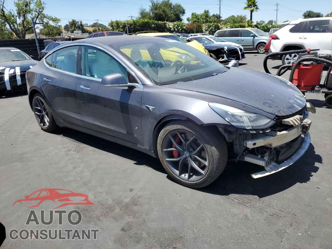 TESLA MODEL 3 2018 - 5YJ3E1EBXJF079467