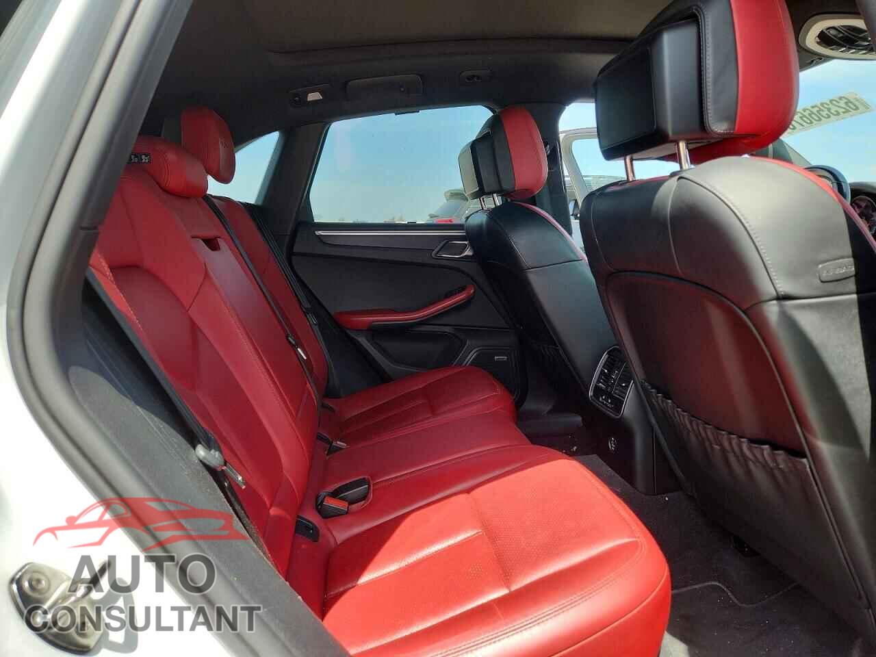 PORSCHE MACAN 2017 - WP1AG2A55HLB53729