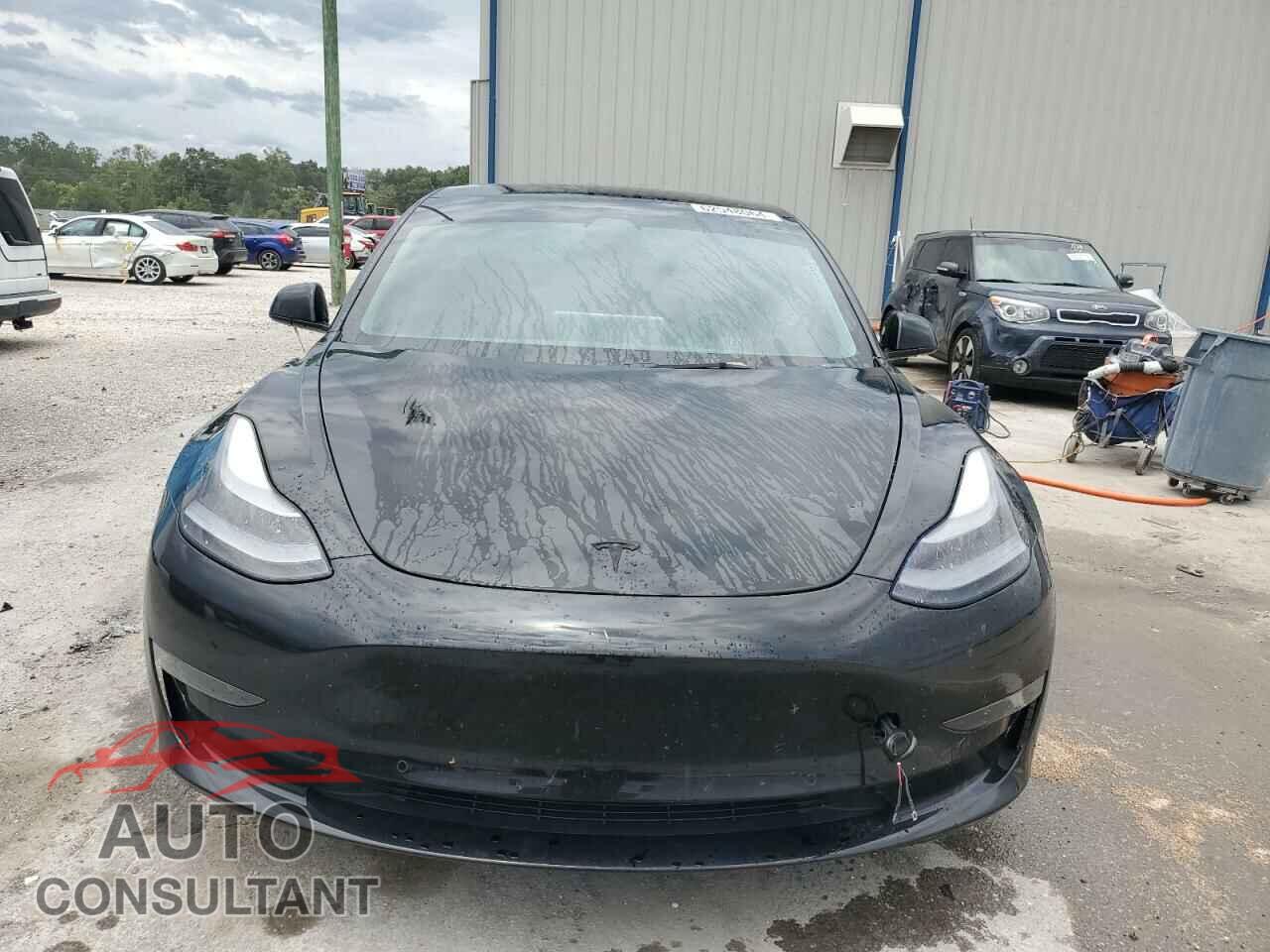TESLA MODEL 3 2021 - 5YJ3E1EA4MF099709