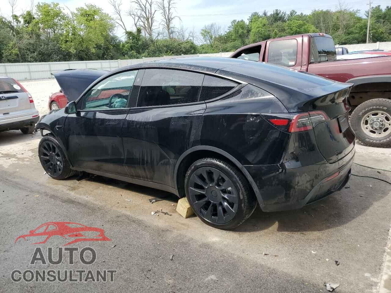 TESLA MODEL Y 2023 - 7SAYGDEE5PF828229