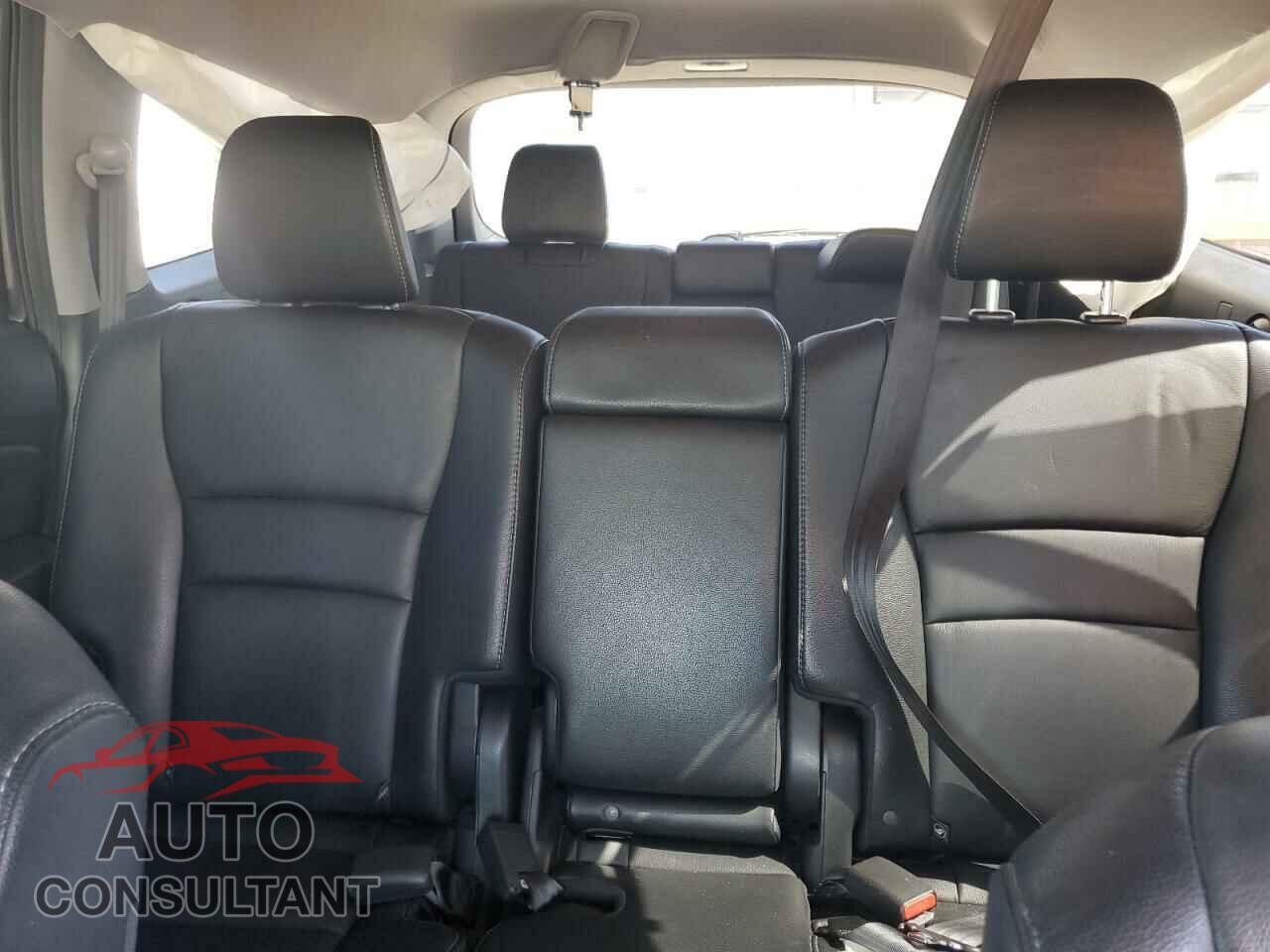 HONDA PILOT 2017 - 5FNYF5H97HB008286