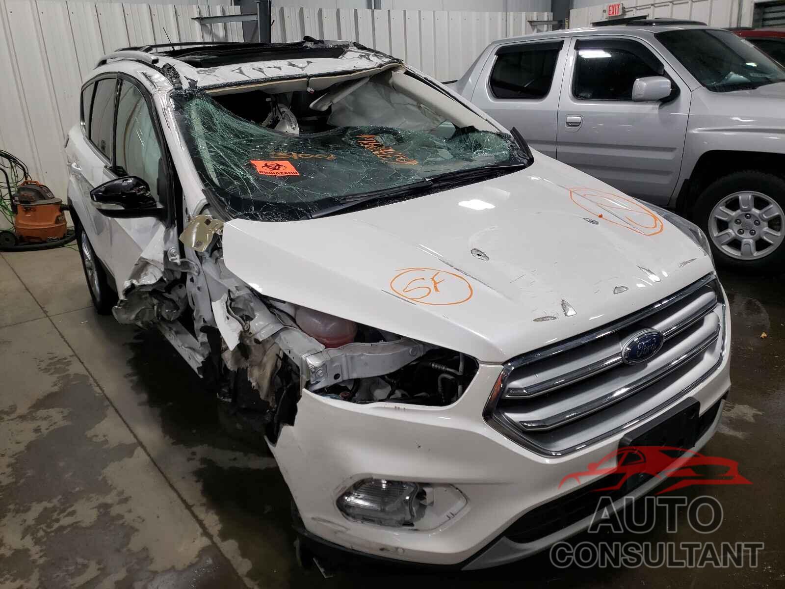 FORD ESCAPE 2017 - 1FMCU9J99HUA71362
