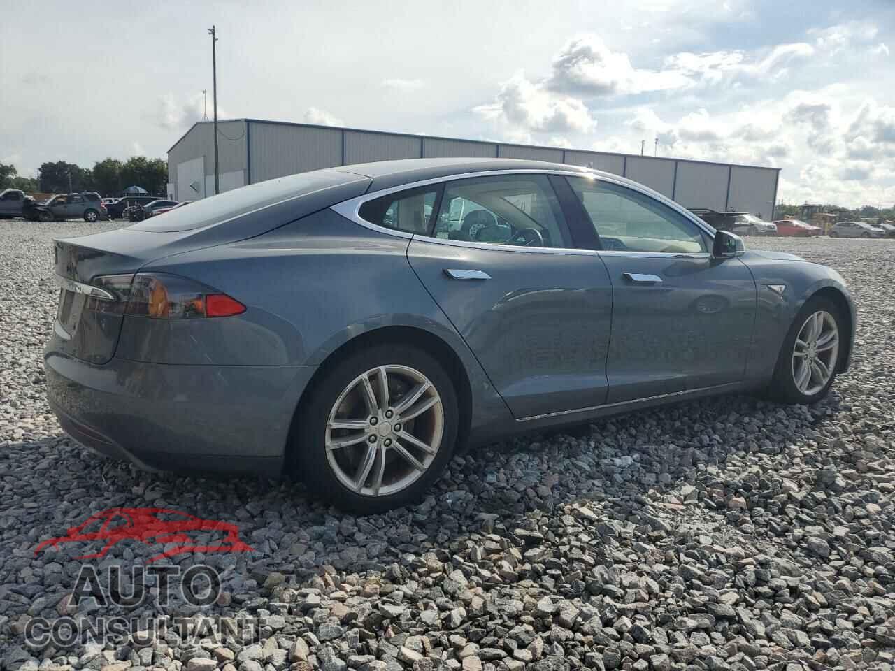 TESLA MODEL S 2013 - 5YJSA1AC4DFP10496