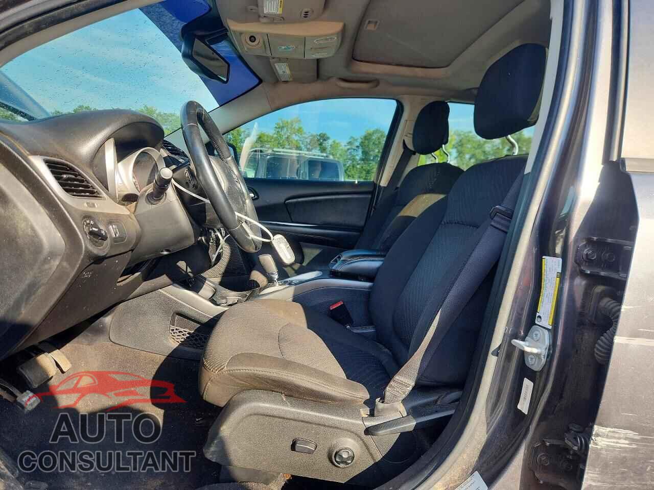 DODGE JOURNEY 2015 - 3C4PDCBB2FT686525