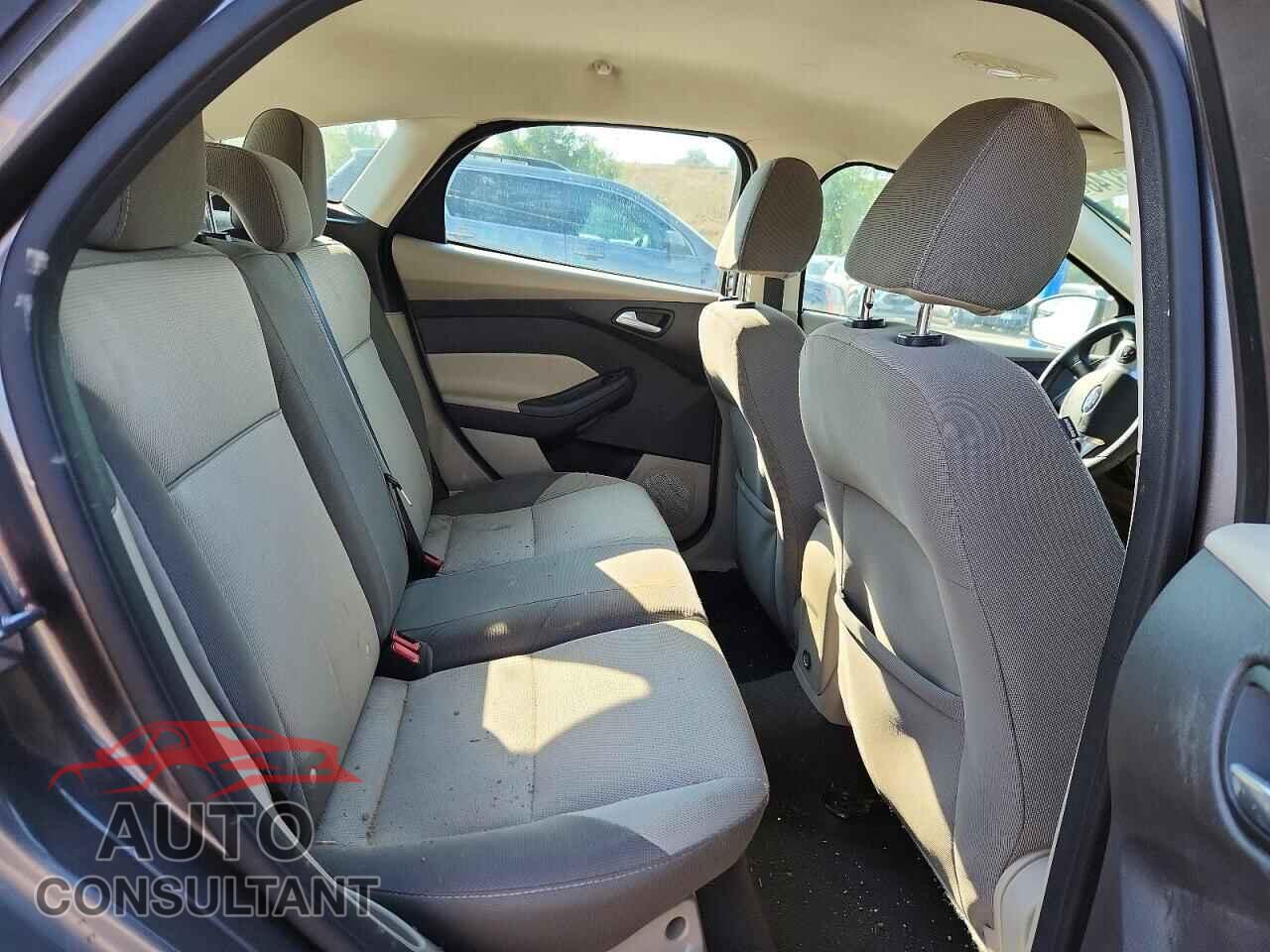 FORD FOCUS 2014 - 1FADP3K22EL431027
