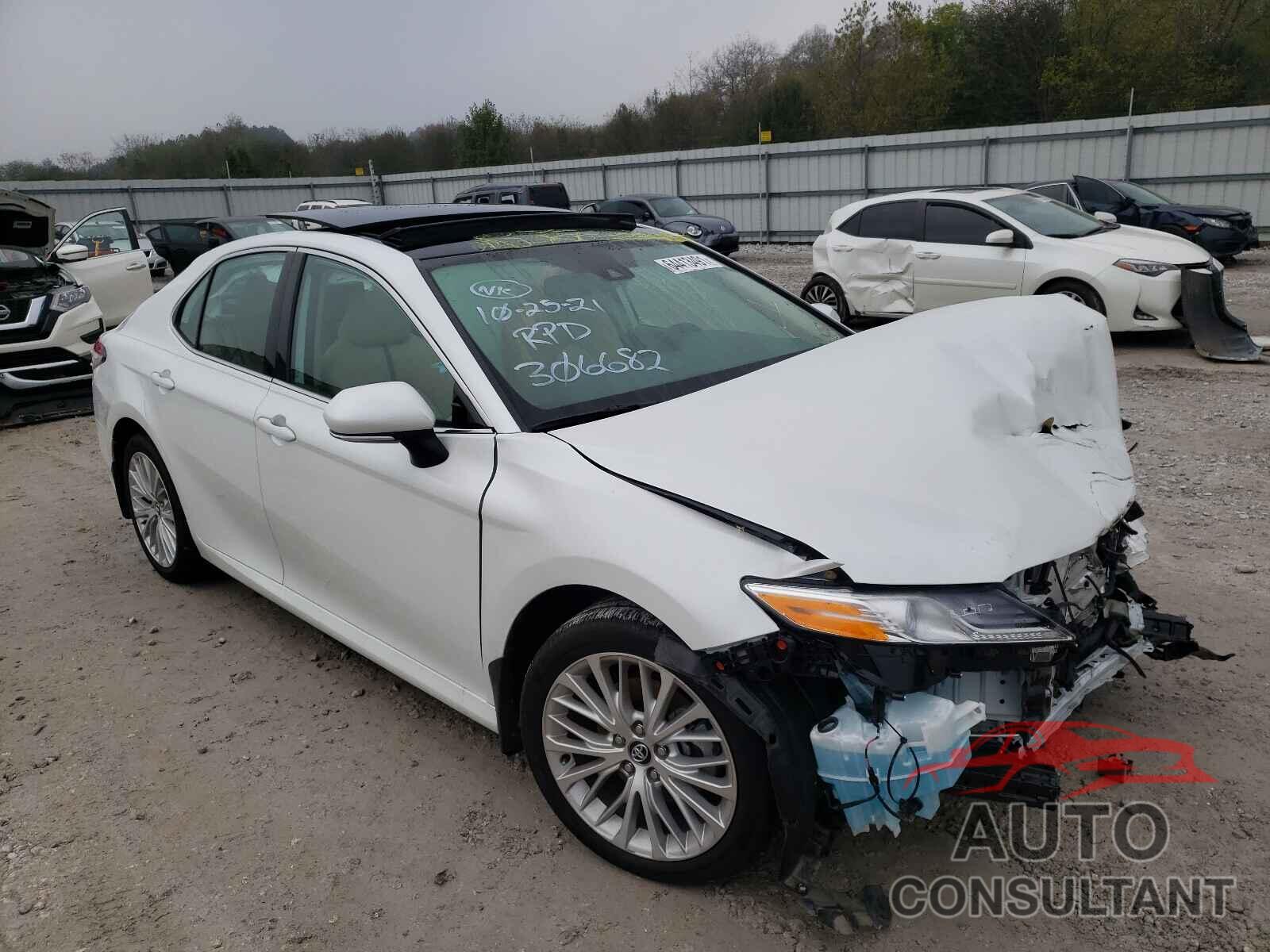 TOYOTA CAMRY 2020 - 4T1F11AK5LU306682