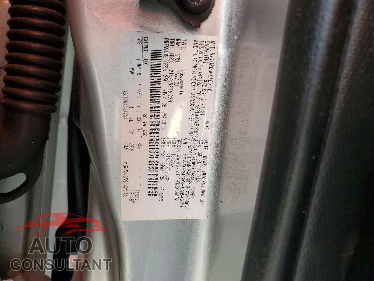 FORD FOCUS 2017 - 1FADP3F26HL264279