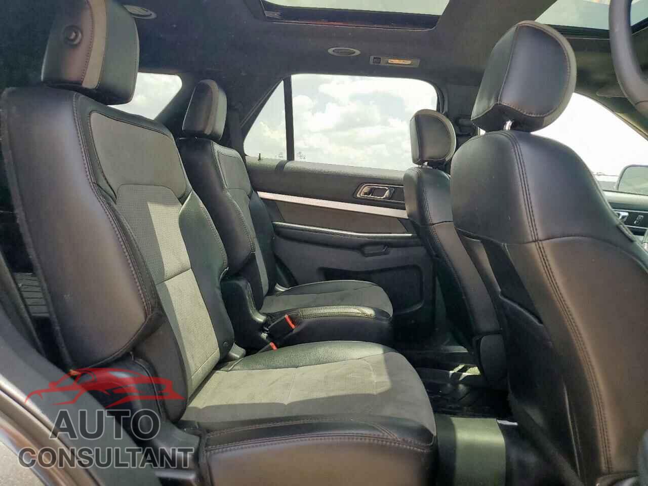 FORD EXPLORER 2017 - 1FM5K7D88HGD41816
