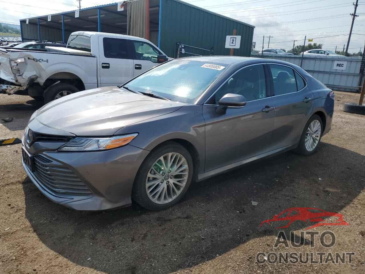 TOYOTA CAMRY 2018 - 4T1B11HK0JU505169