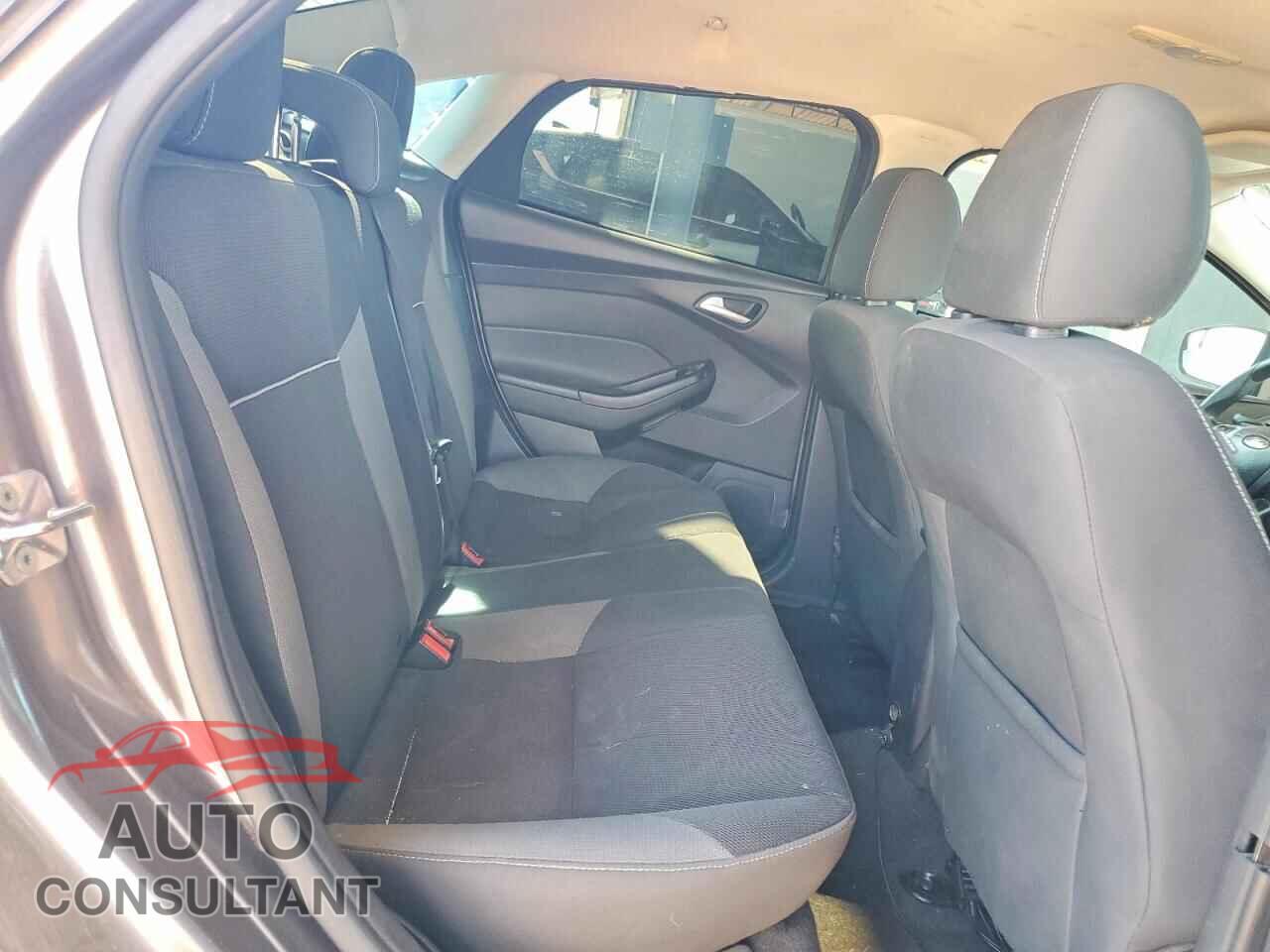 FORD FOCUS 2014 - 1FADP3F27EL441952