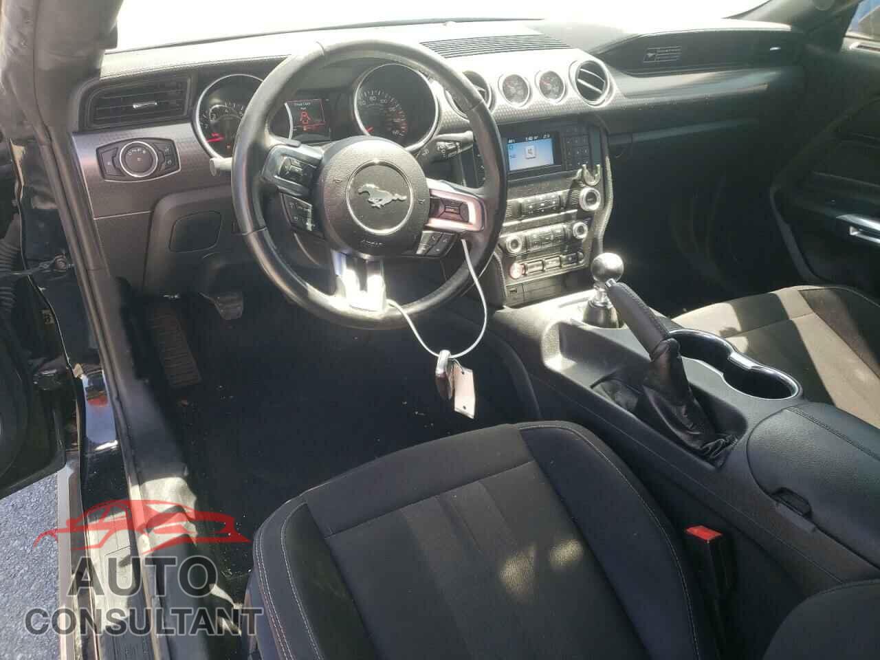 FORD MUSTANG 2020 - 1FA6P8CF9L5111552