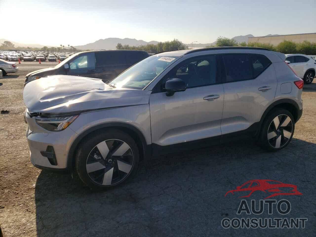 VOLVO XC40 2023 - YV4ED3UW1P2024829