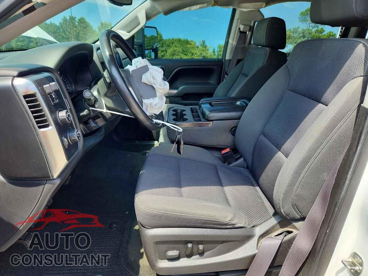 CHEVROLET SILVERADO 2017 - 3GCUKREC3HG161629