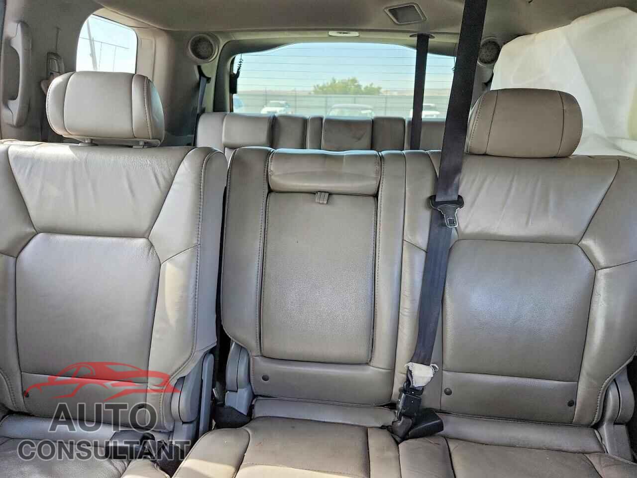 HONDA PILOT 2011 - 5FNYF4H95BB090066