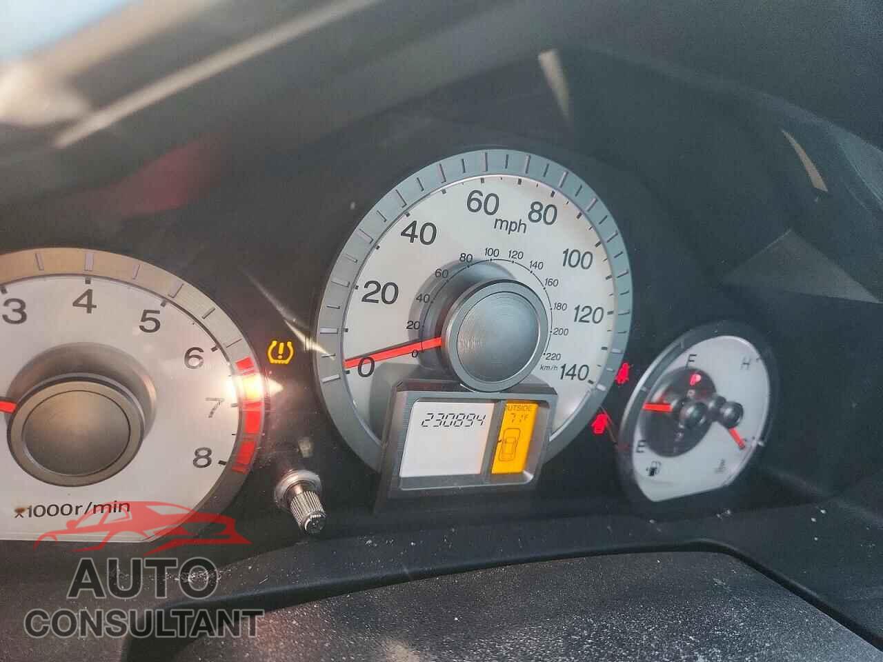 HONDA PILOT 2011 - 5FNYF4H45BB005506