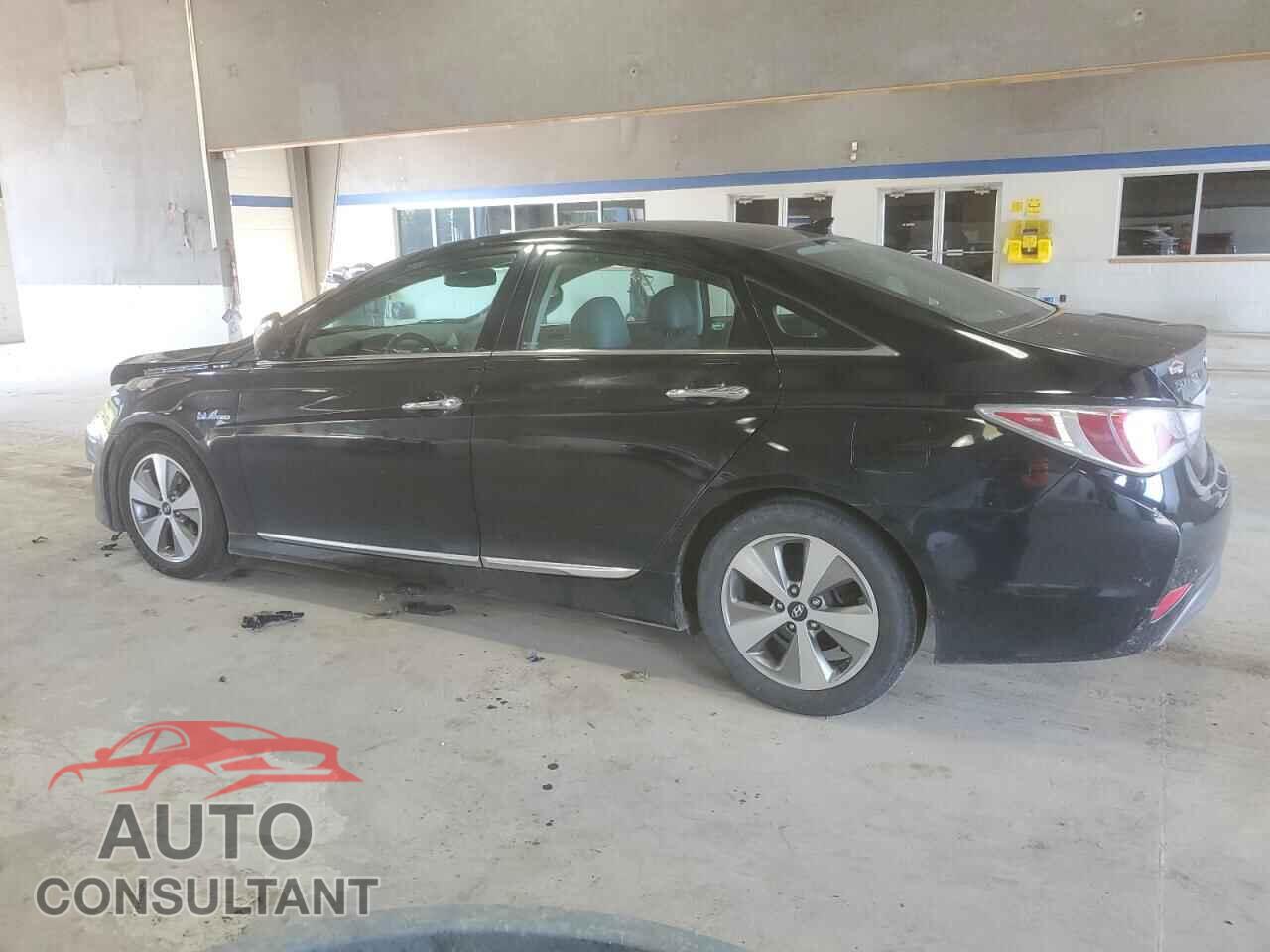 HYUNDAI SONATA 2012 - KMHEC4A40CA028509